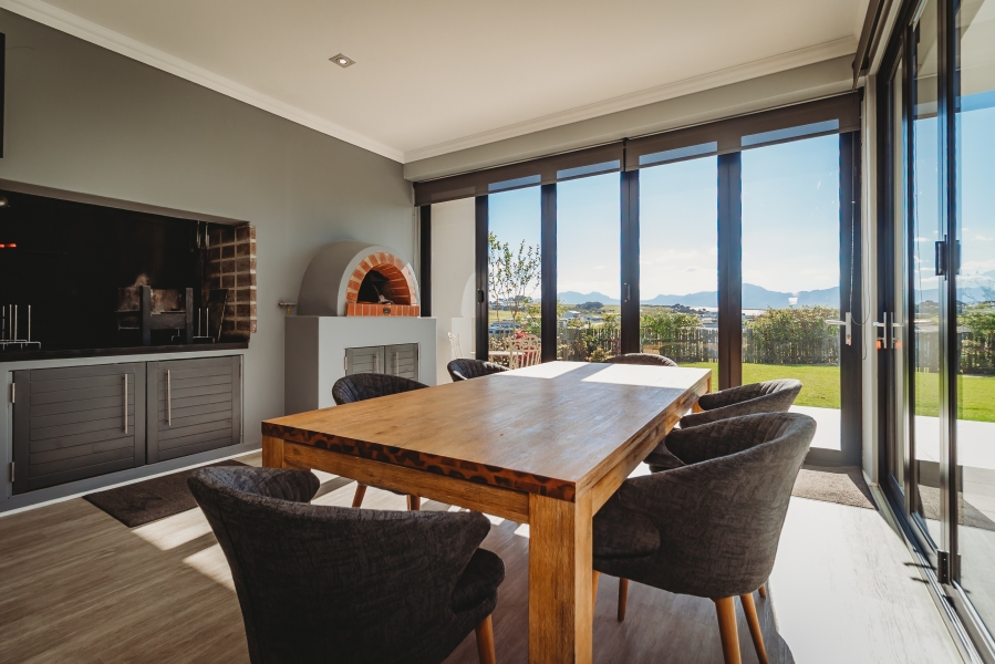 4 Bedroom Property for Sale in Herolds Bay Western Cape